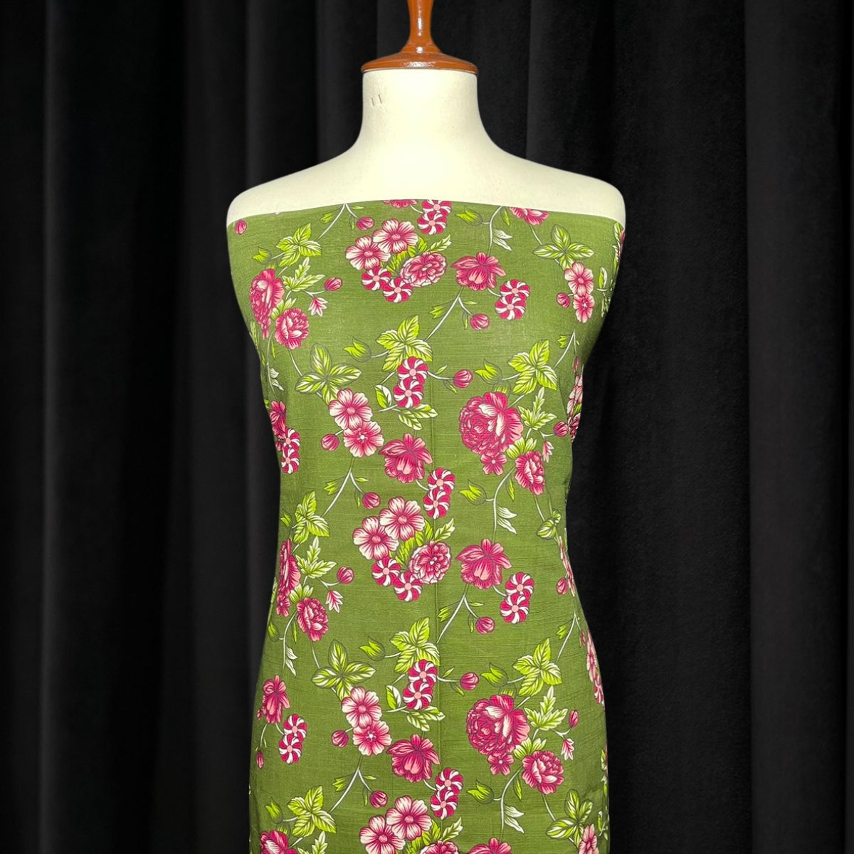 Digital Printed Khaddar 2 Piece Suit D8