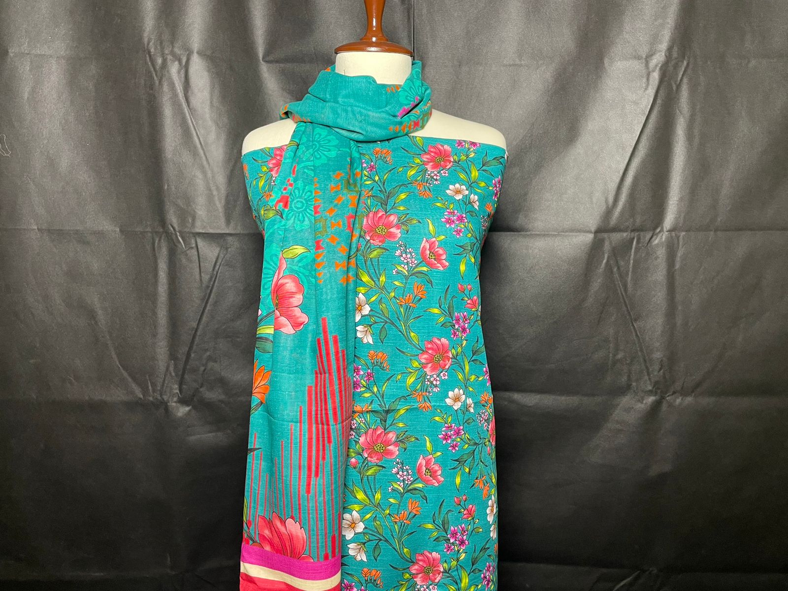 Digital Printed Khaddar 3 Piece Suit D10