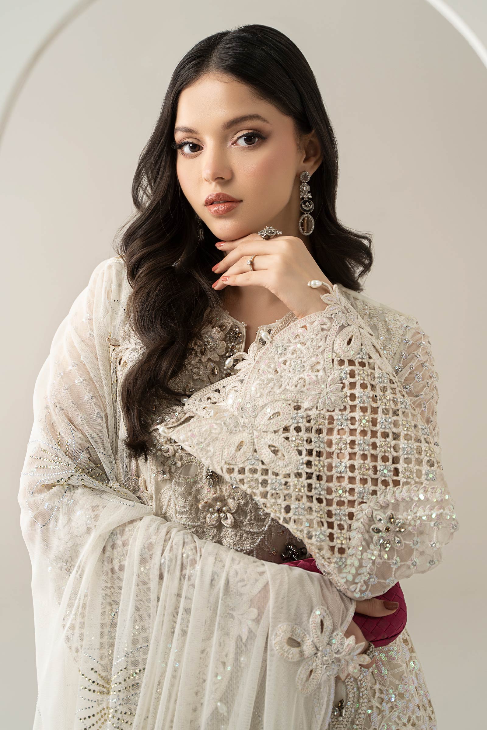 Noora – Ivory Charm Formal Set