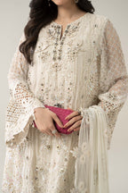 Noora – Ivory Charm Formal Set