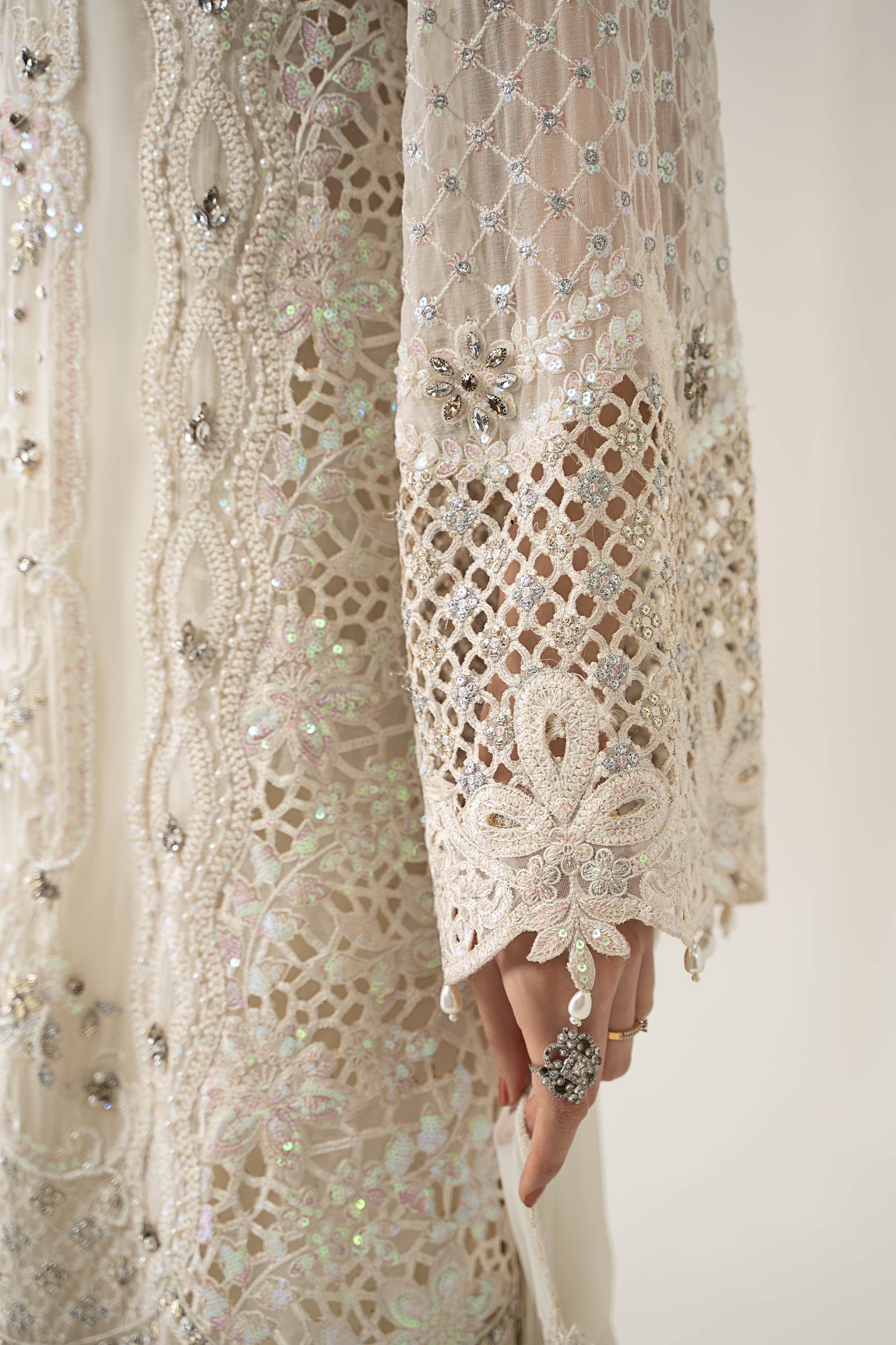 Noora – Ivory Charm Formal Set