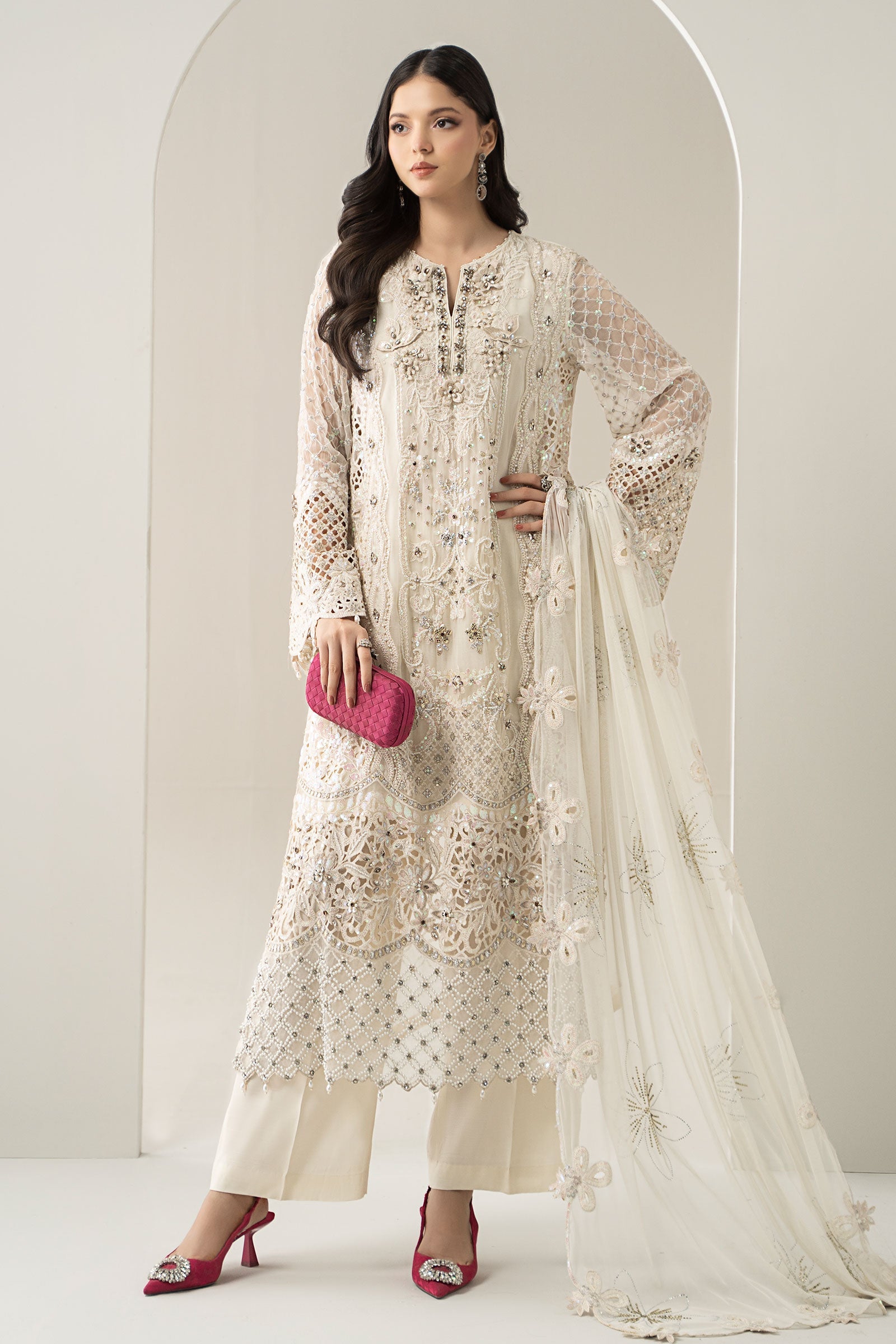Noora – Ivory Charm Formal Set