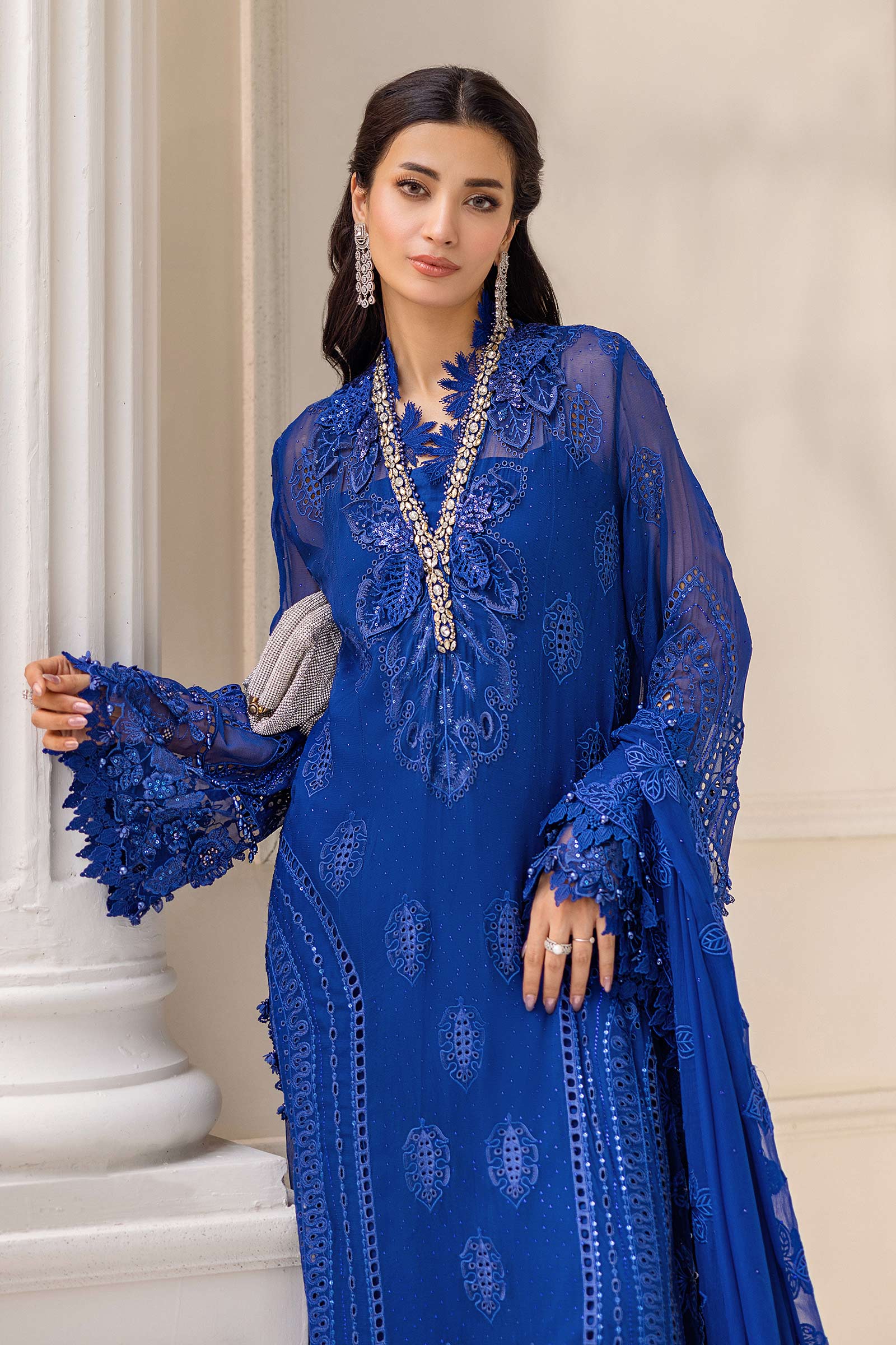 Maria.B – D3 (Royal Azure)
