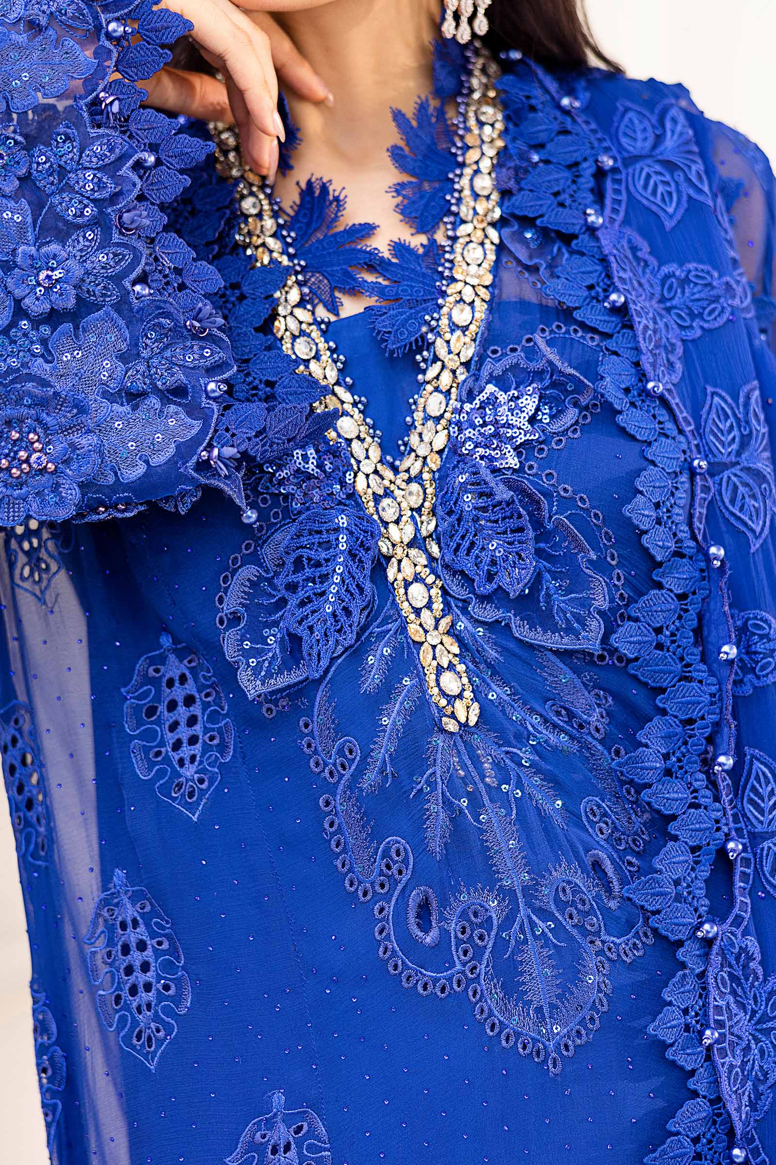 Maria.B – D3 (Royal Azure)
