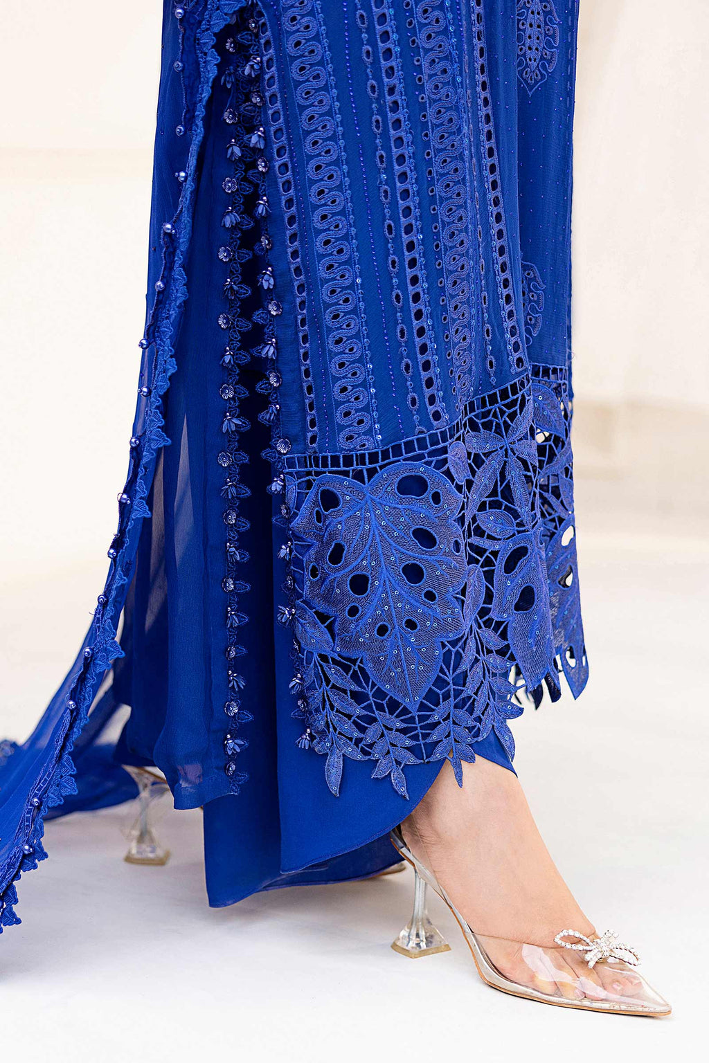 Maria.B – D3 (Royal Azure)