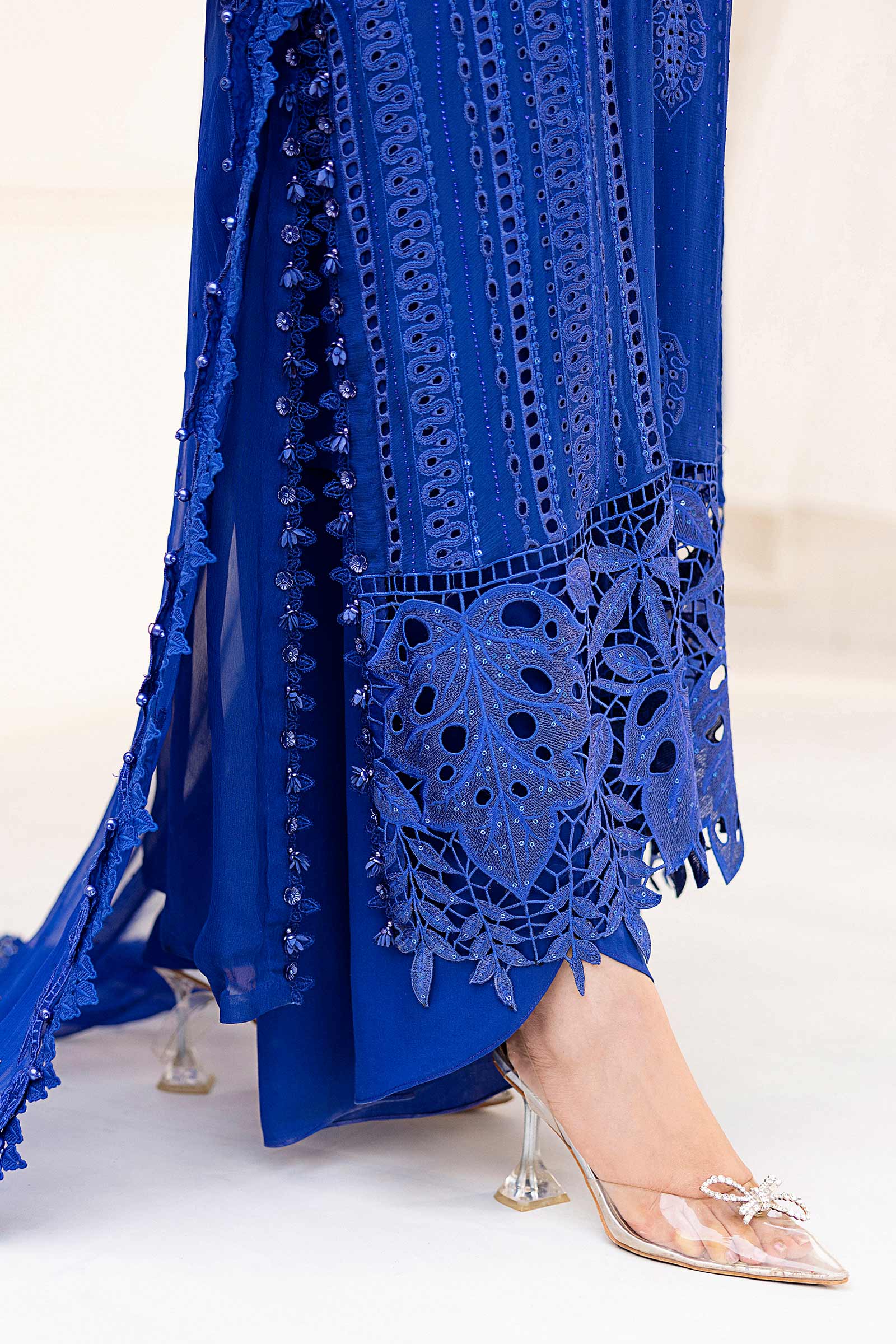Maria.B – D3 (Royal Azure)