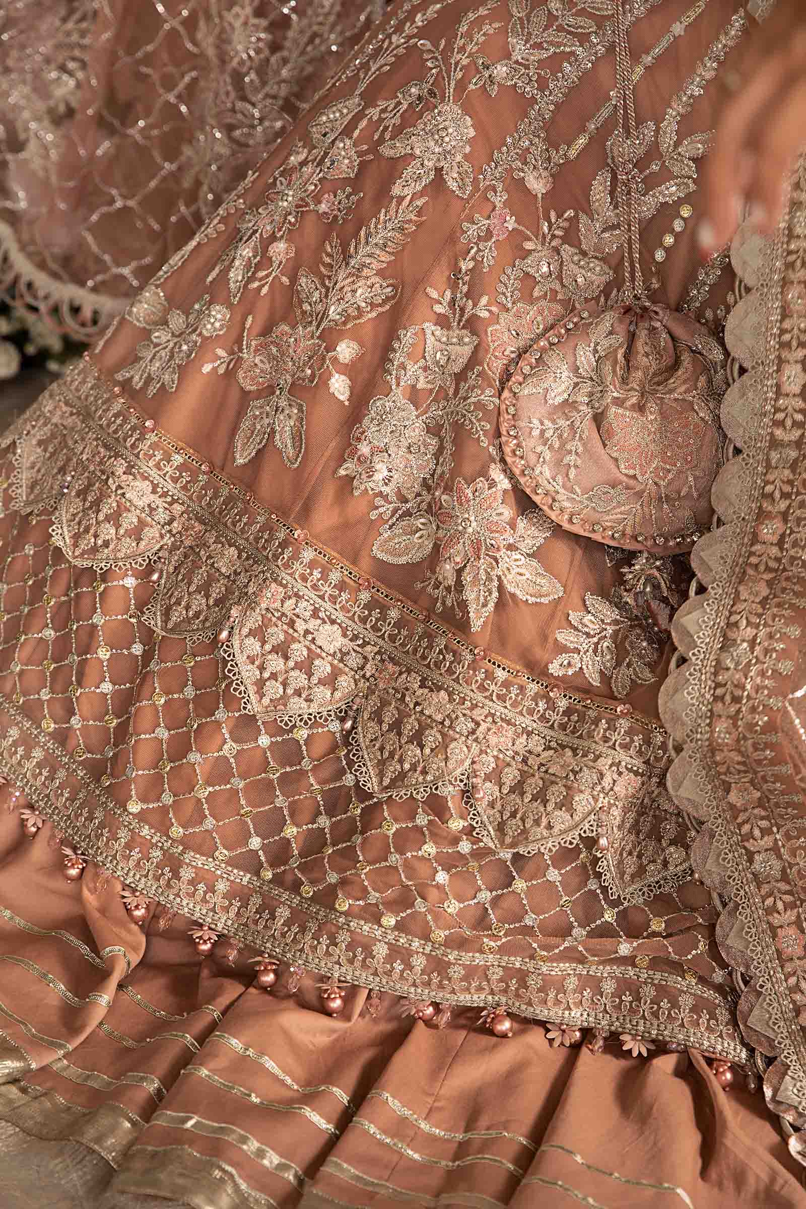 Maria.B – D4 (Peach Bronze Net)